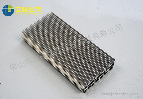 水冷電子散熱器鋁型材-1