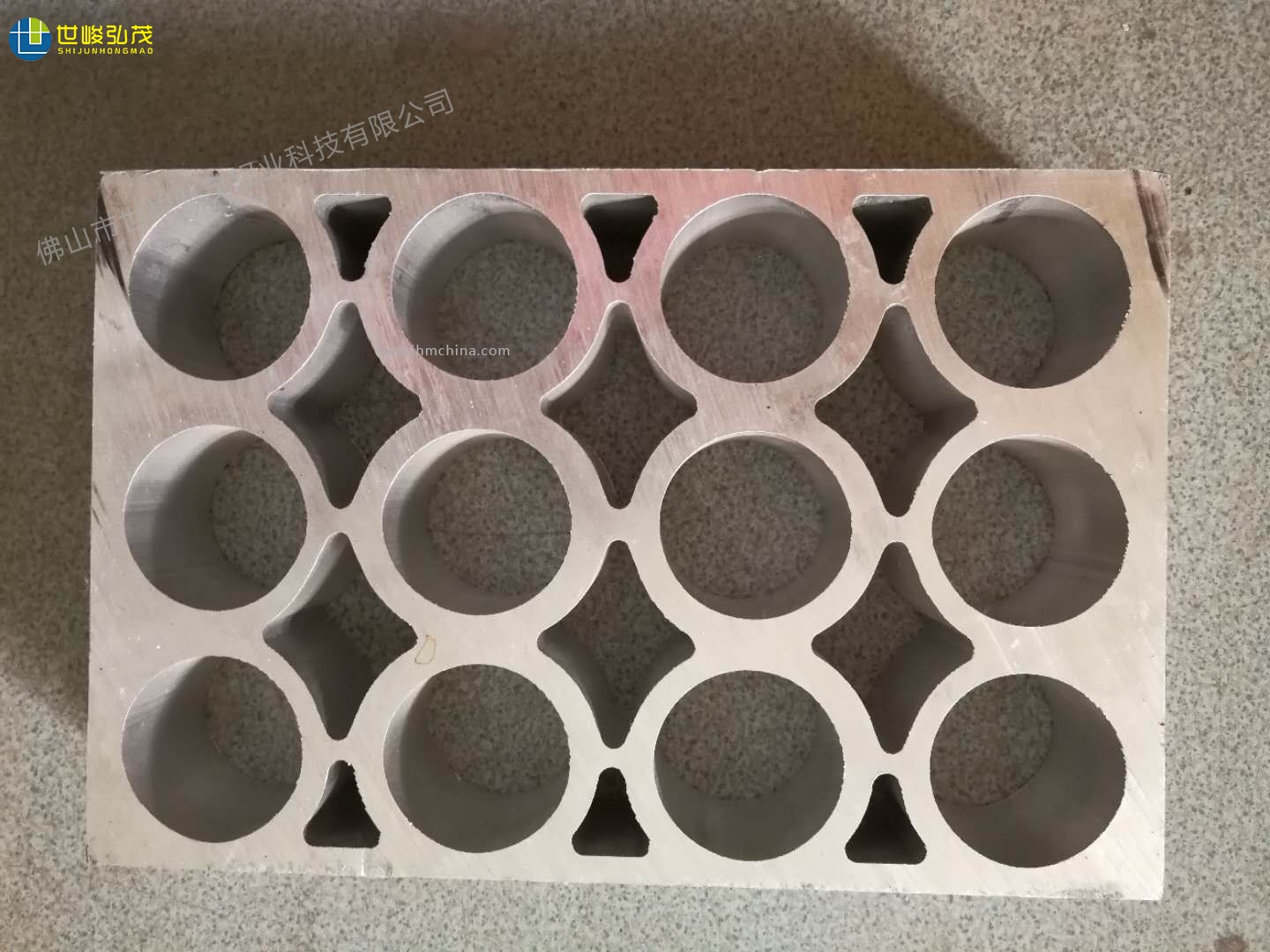 特種水冷散熱器鋁合金型材-1