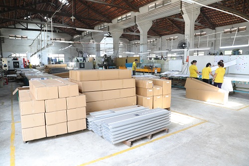 世峻弘茂生產(chǎn)基地18 世峻弘茂生產(chǎn)基地18